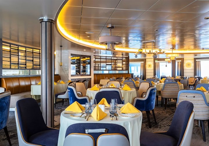 Immersive Dining Experiences