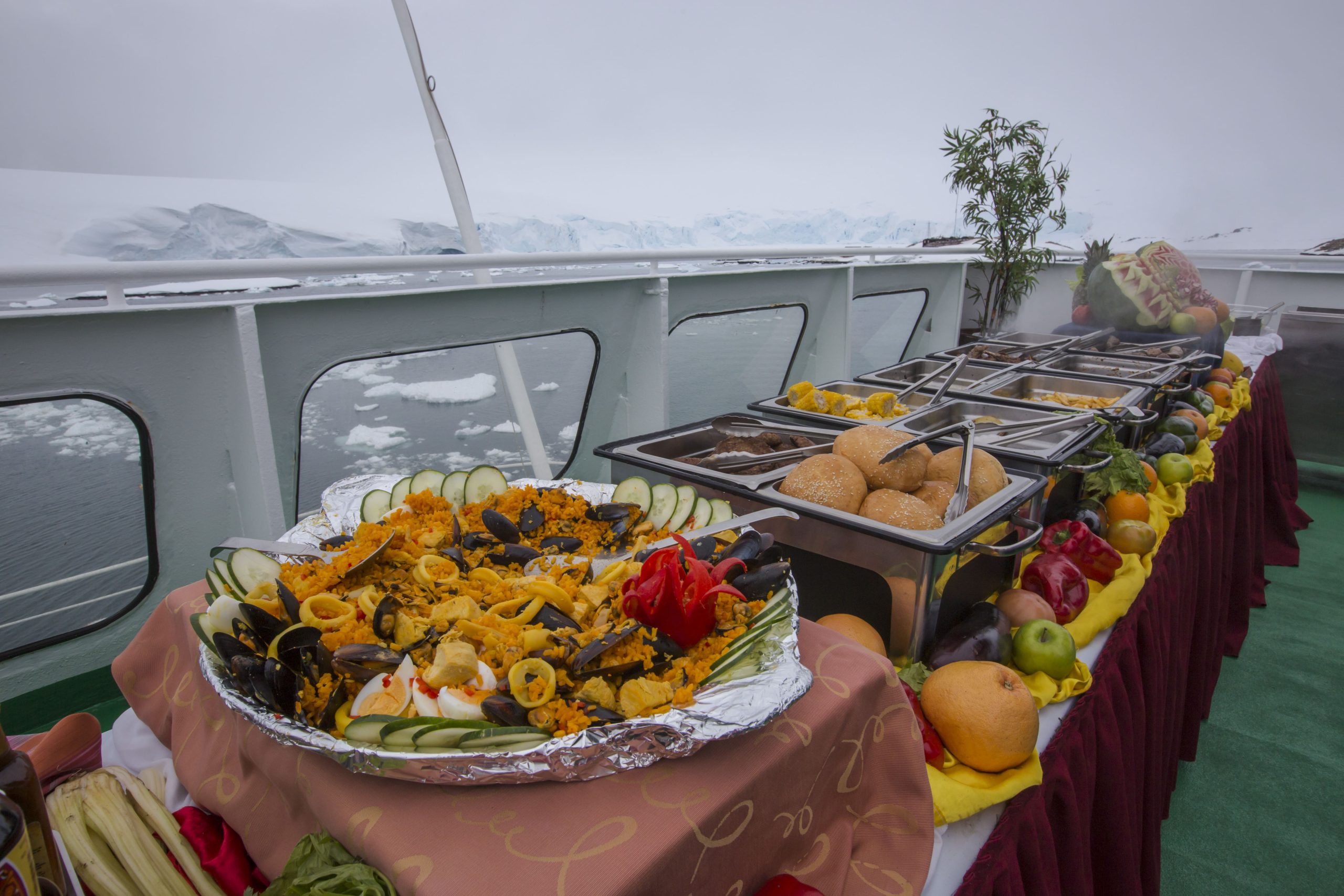 Immersive Dining Experiences