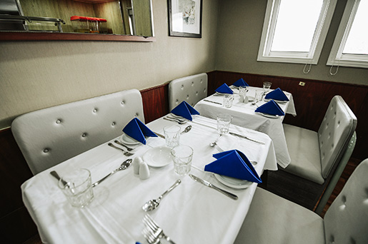 Immersive Dining Experiences