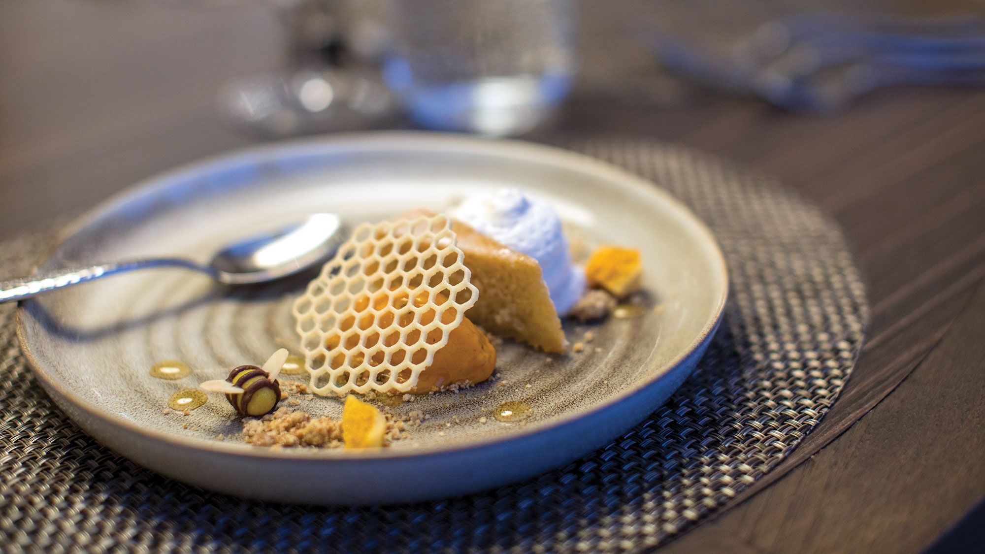 Immersive Dining Experiences