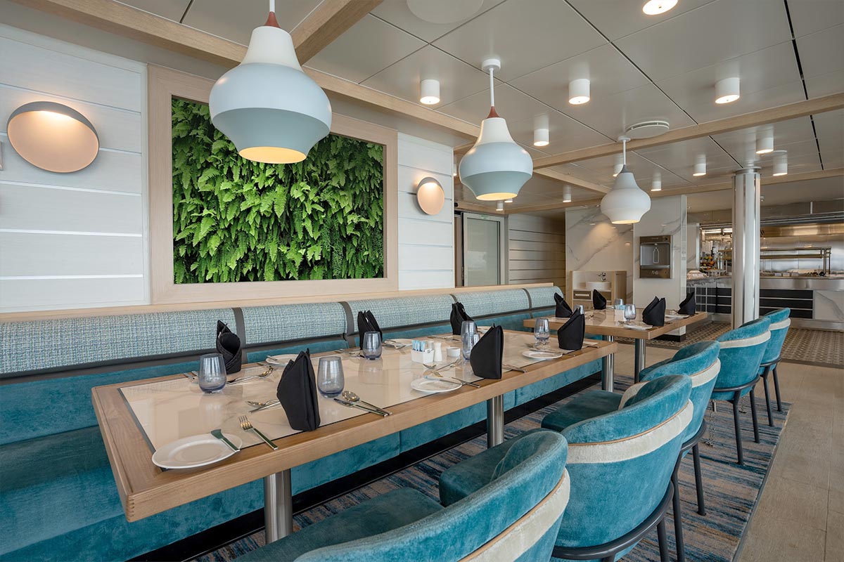 Immersive Dining Experiences